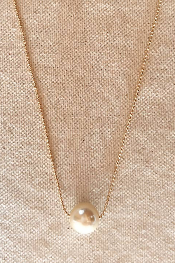 GoldFi - Solitaire Pearl Necklace in Gold