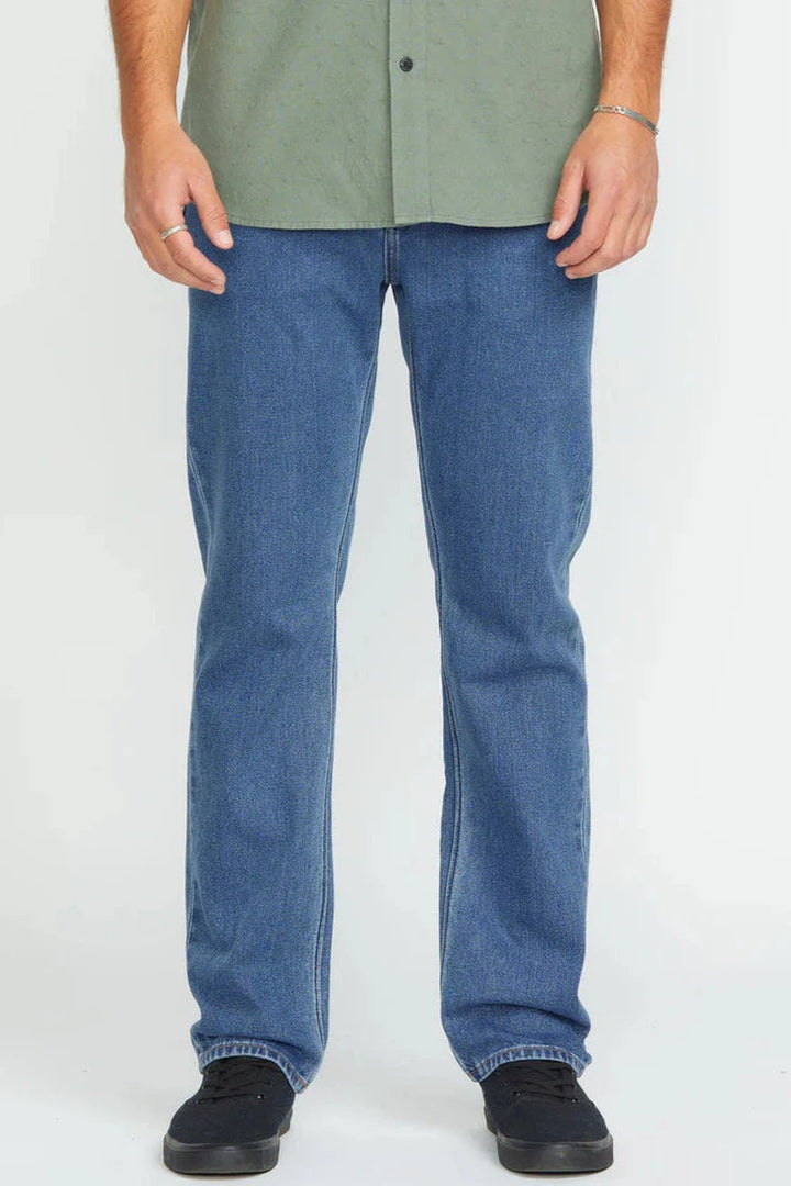 Volcom - Modown Relaxed Fit Tapered Jeans in Standard Issue Blue