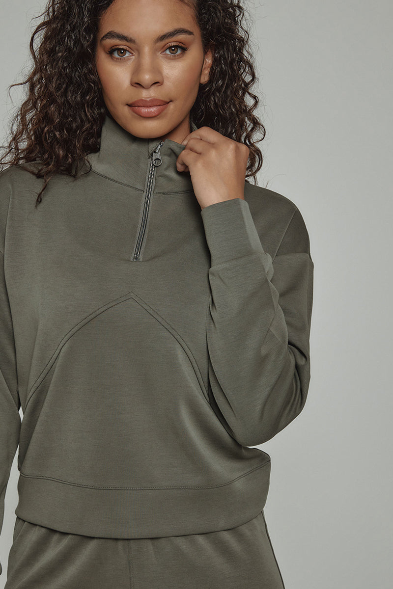 7DIAMONDS - REV™ Crop Quarter-Zip Pullover in Olive