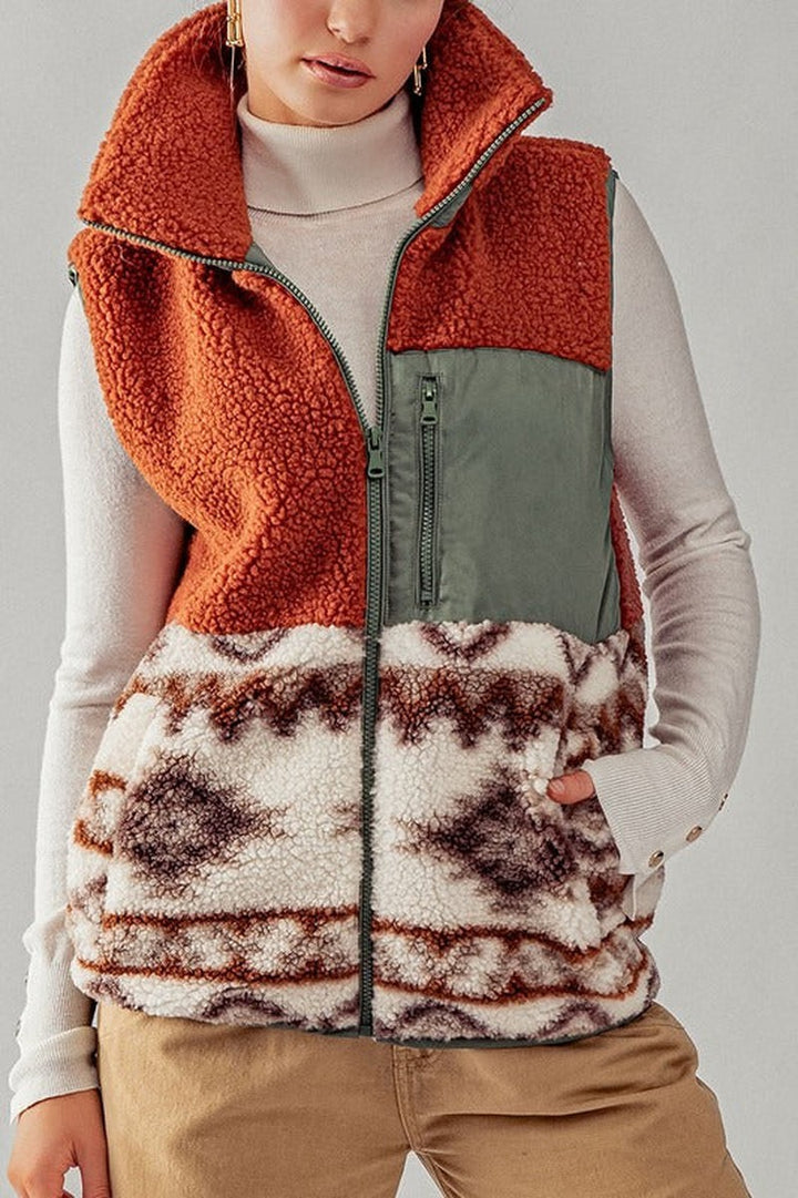 Urban Daizy - Sherpa Fleece Tribal Print High Neck Vest in Clay