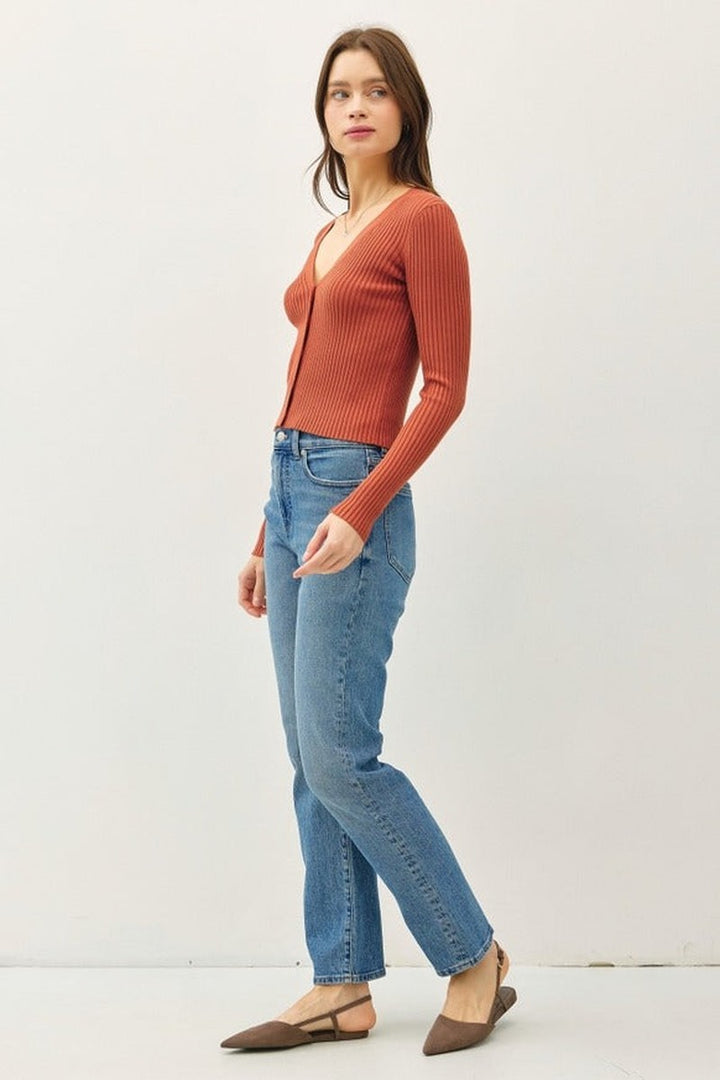 Be Cool - Ribbed V-Neck Slim Cardigan in Rust