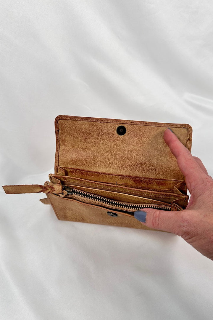 Rock Paper Scissors - "Pound" Snap Clutch Wallet in Cognac