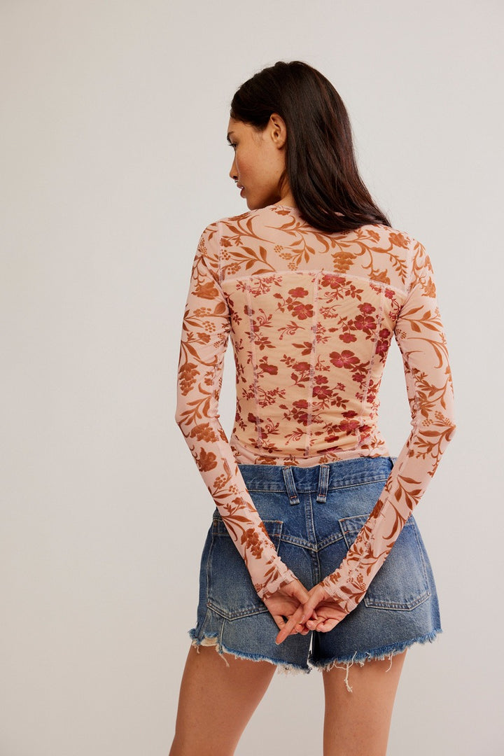 Free People - Betty's Garden Top in Coral Combo