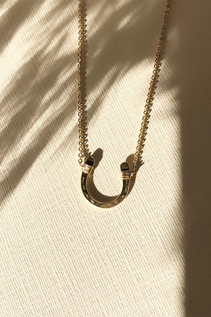 In Situ Jewelry - Solea Horseshoe Necklace in Gold - 16 inch